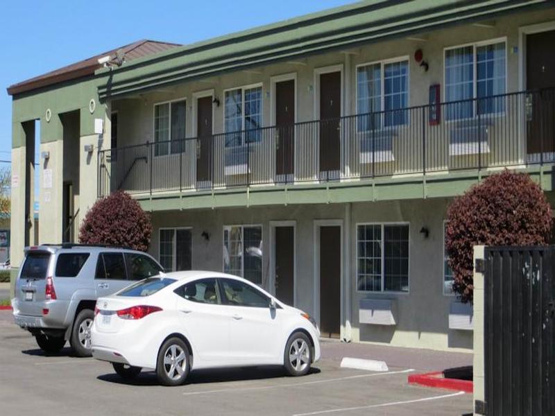 American Inn Stockton Exterior photo