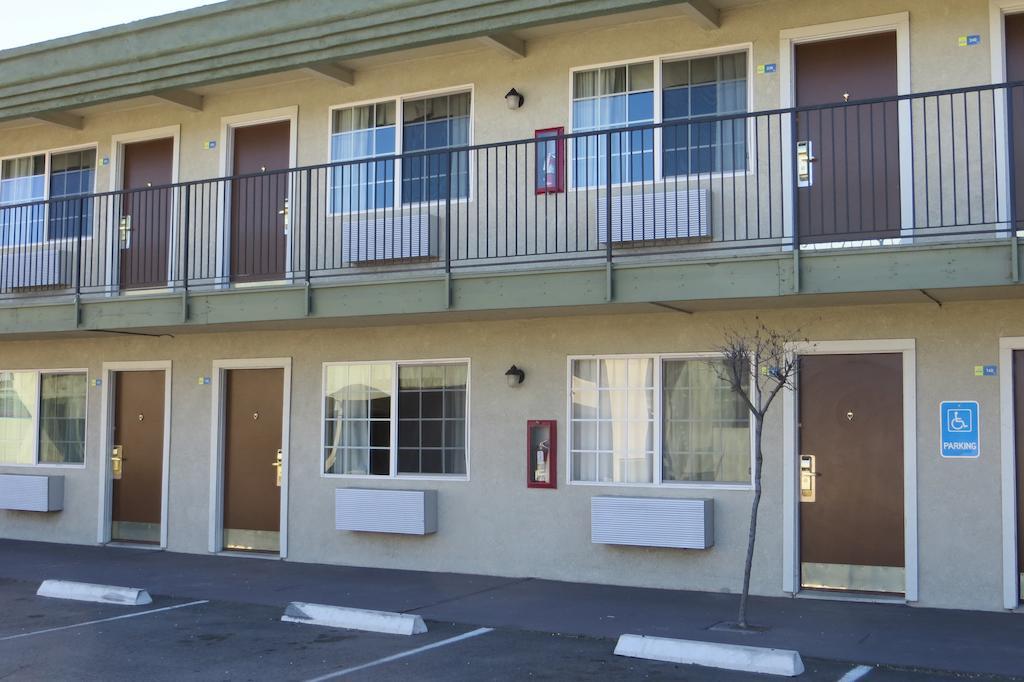 American Inn Stockton Exterior photo