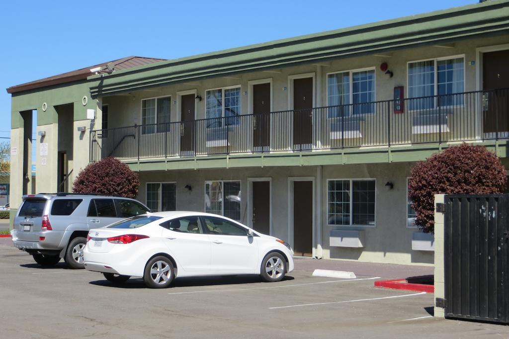American Inn Stockton Exterior photo